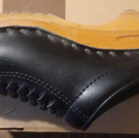 Clogs - Picture 10 of 14